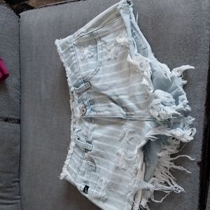 Kan can stripe short